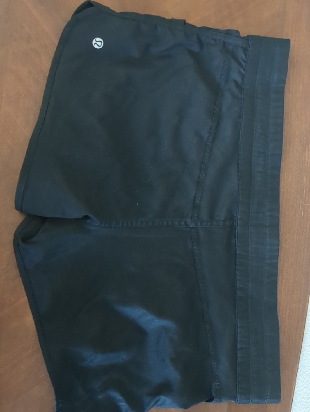 Lulu Shorts With Pocket Detail - Picture 4 of 7